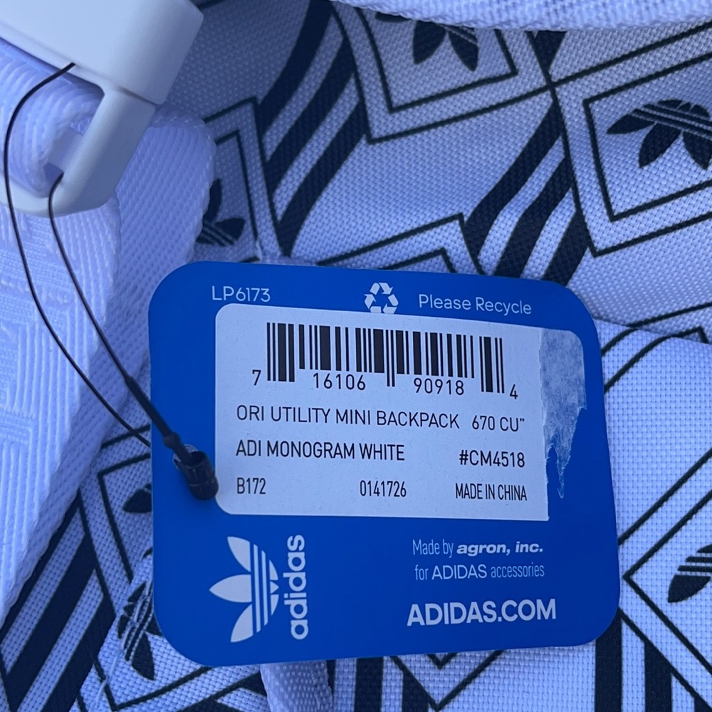 ❤️NWT!!!❤️Adidas White Monogram Mini Backpack. - Picture 4 of 10
